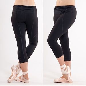 Lululemon Rehearsal Crop Ruched Leggings